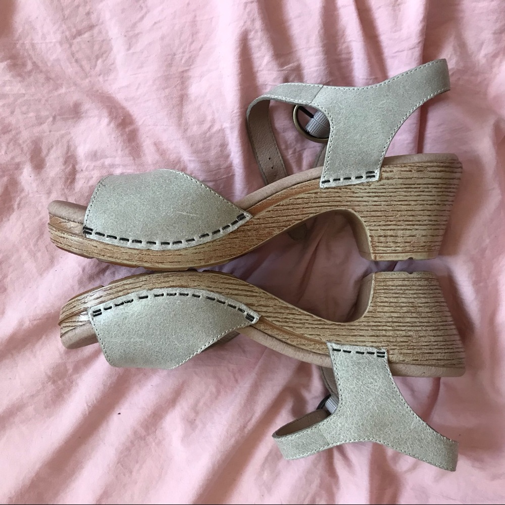 Cute Dansko Summer Sandals!